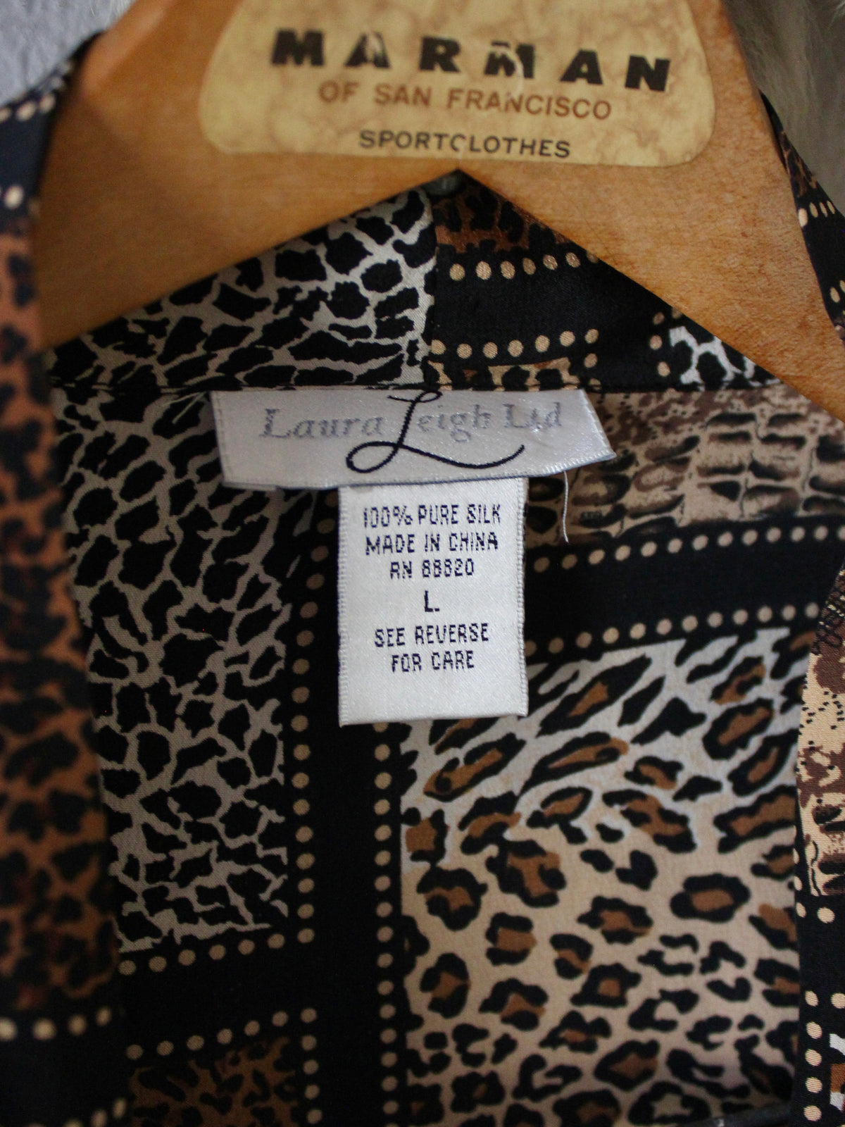 VINTAGE 100% SILK ANIMAL PRINT BUTTON-UP