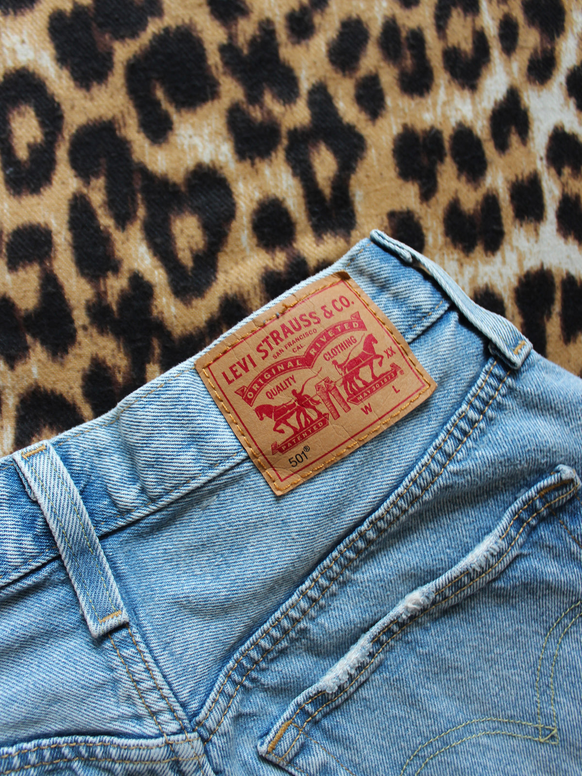 GNR + BIKER PATCH LEVI 501 SHORTS