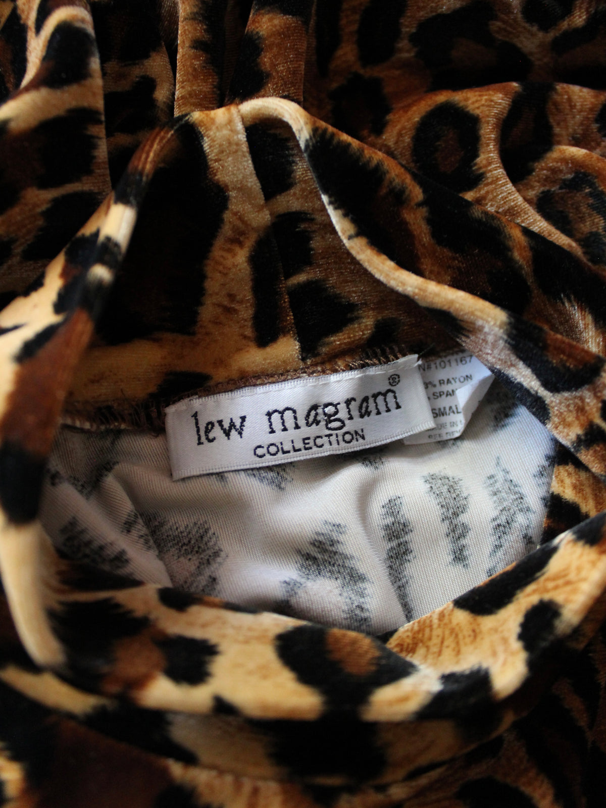 VINTAGE LEOPARD PRINT TURTLENECK