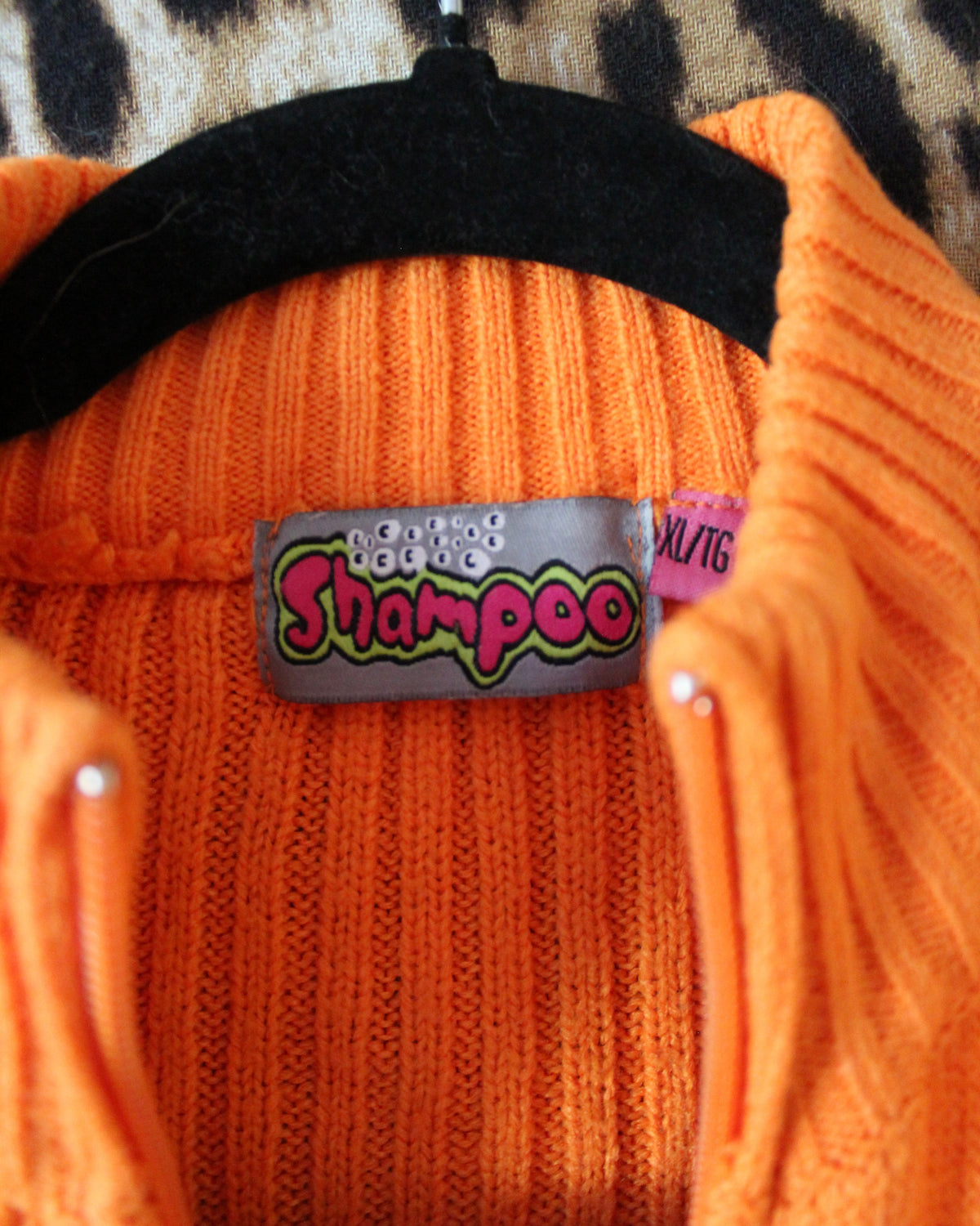 VINTAGE 90’S/Y2K ORANGE ZIP UP SWEATER