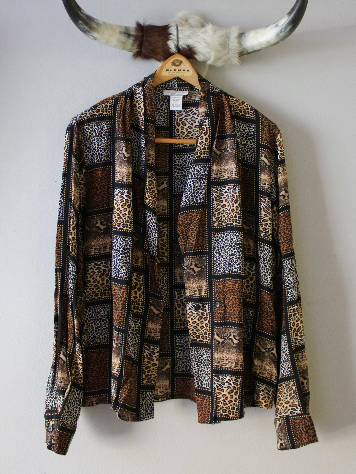 VINTAGE 100% SILK ANIMAL PRINT BUTTON-UP