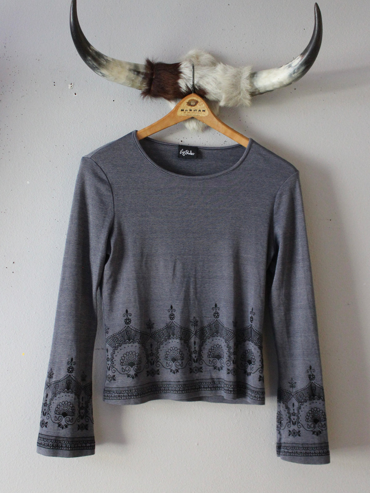 VINTAGE BELL SLEEVE TOP