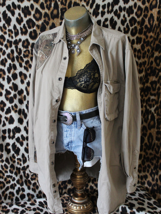VINTAGE WRANGLER TAN + CAMO BUTTON-UP