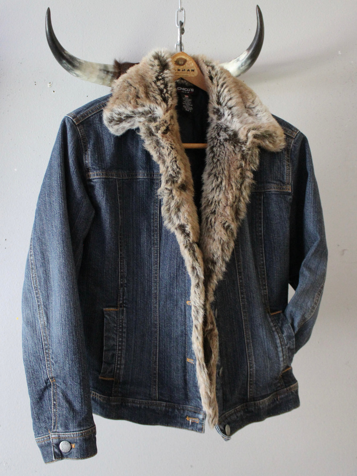 VINTAGE Y2K DENIM JACKET W/ FAUX FUR COLLAR