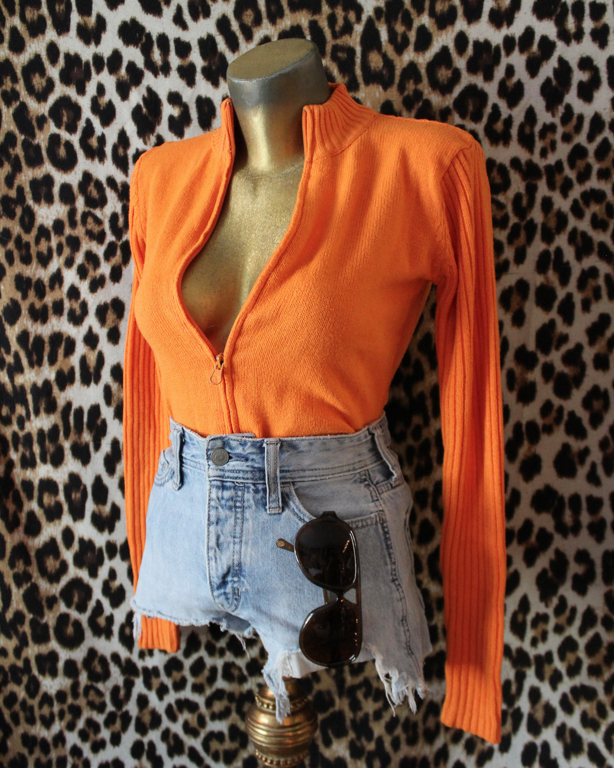 VINTAGE 90’S/Y2K ORANGE ZIP UP SWEATER