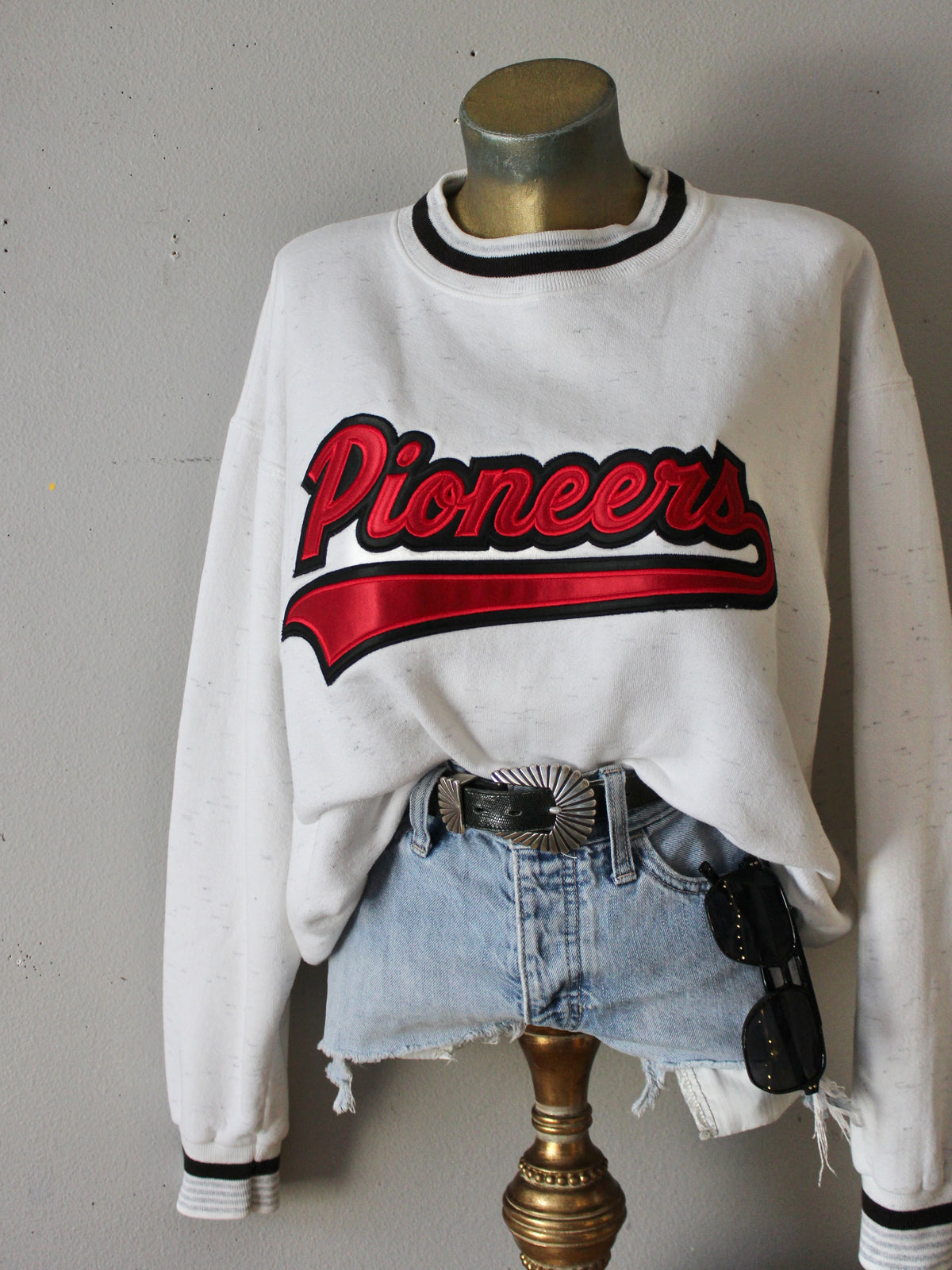 VINTAGE PIONEERS CREWNECK SWEATSHIRT