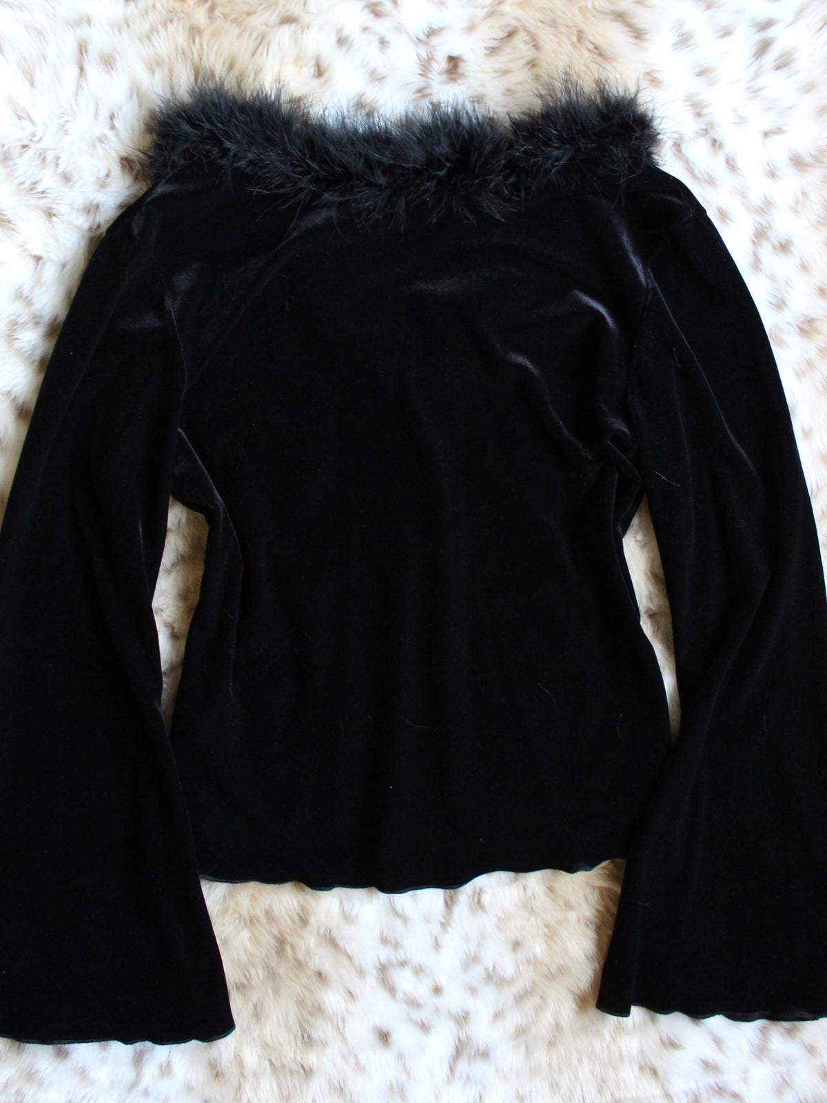 VINTAGE 90’S BLACK VELOUR BELL SLEEVE TOP