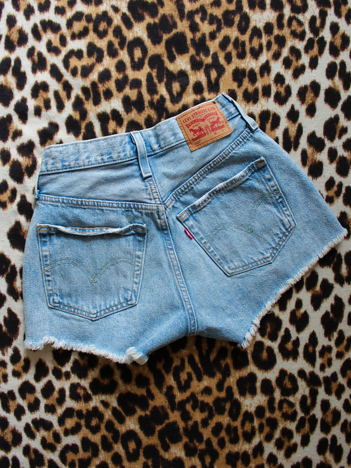 GNR + BIKER PATCH LEVI 501 SHORTS