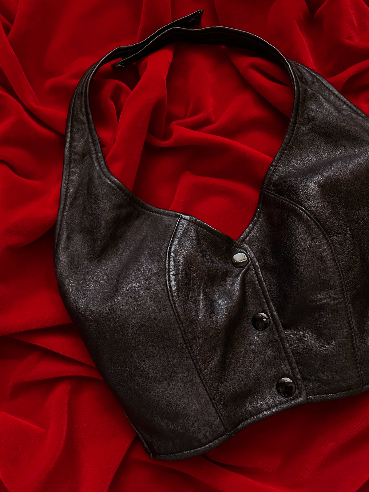 VINTAGE BLACK LEATHER HALTER