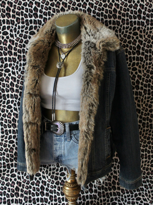 VINTAGE Y2K DENIM JACKET W/ FAUX FUR COLLAR