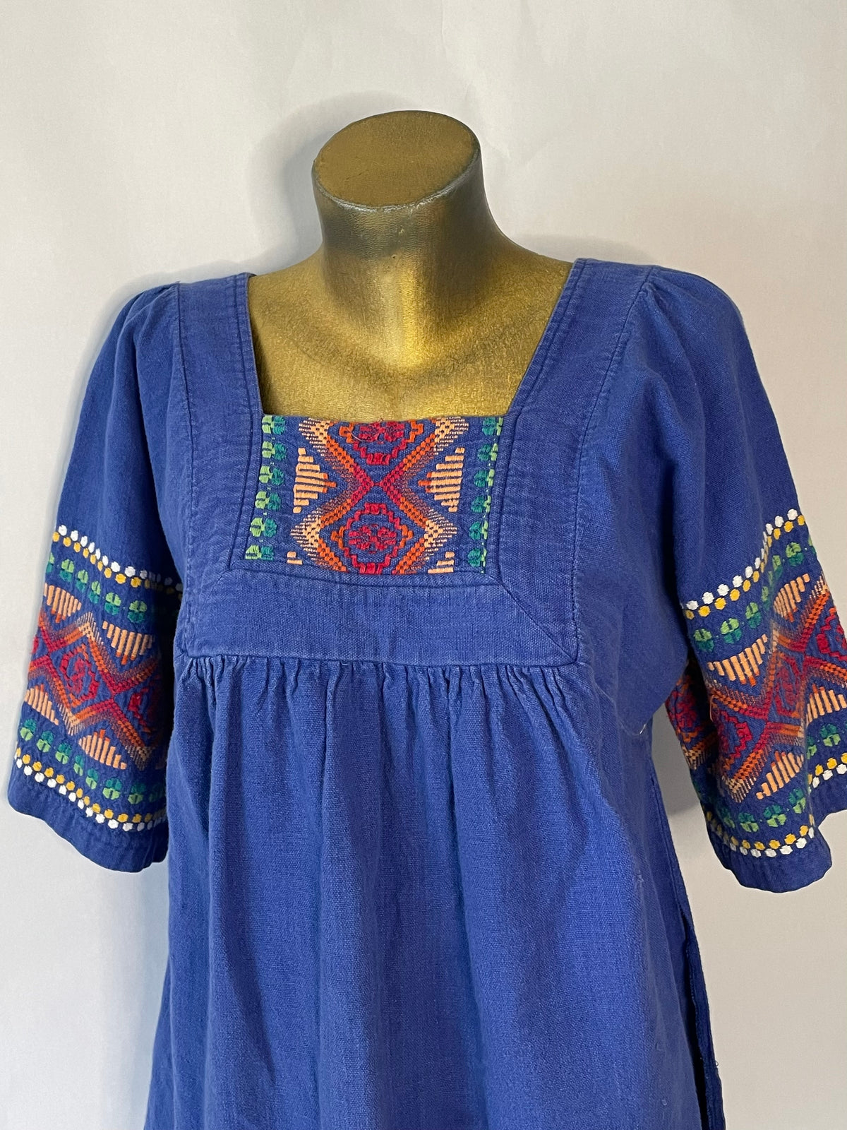 VINTAGE EMBROIDERED PEASANT TOP
