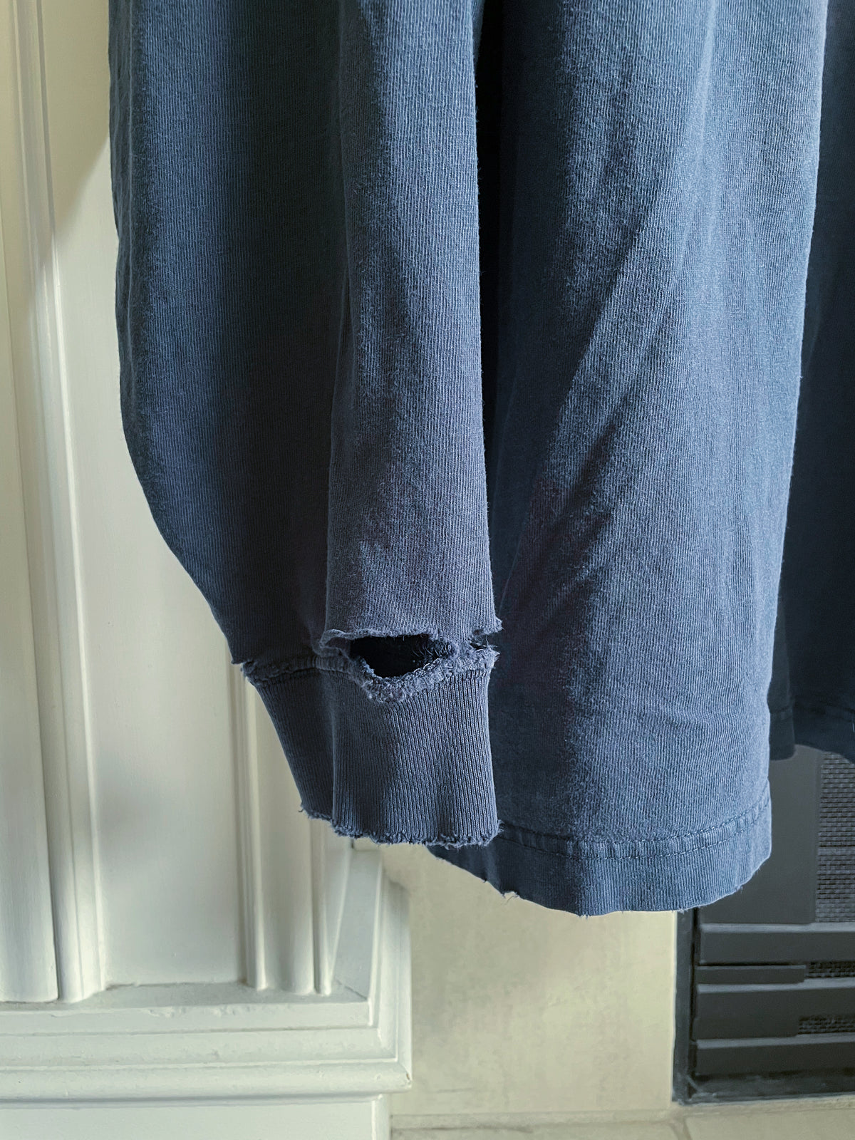 THRASHED CARHARTT LONG SLEEVE