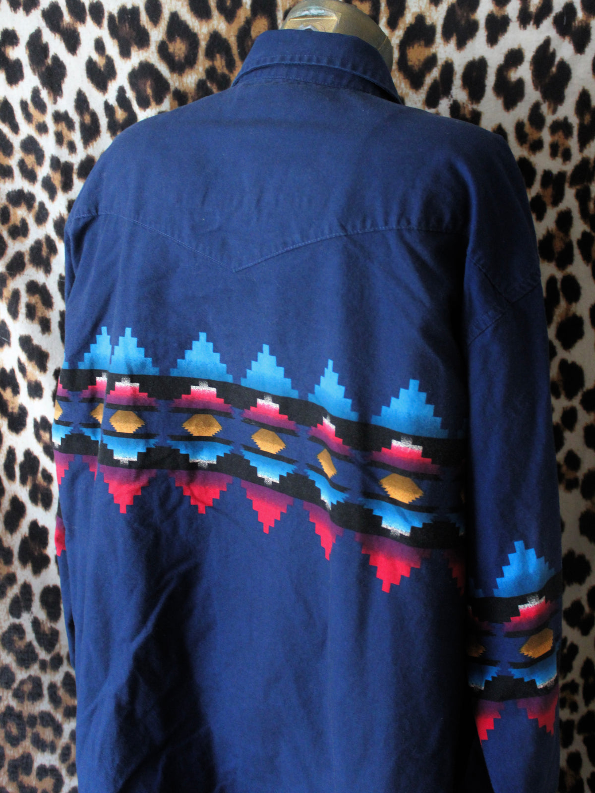 VINTAGE WRANGLER SOUTHWEST STYLE BUTTON-UP