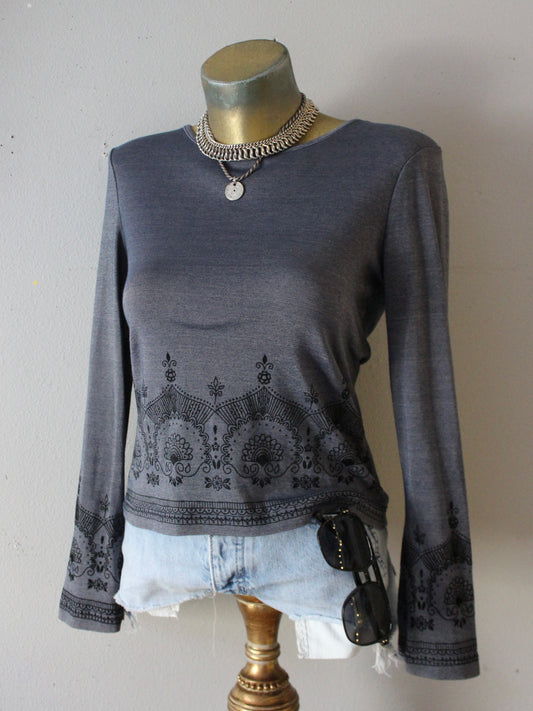 VINTAGE BELL SLEEVE TOP