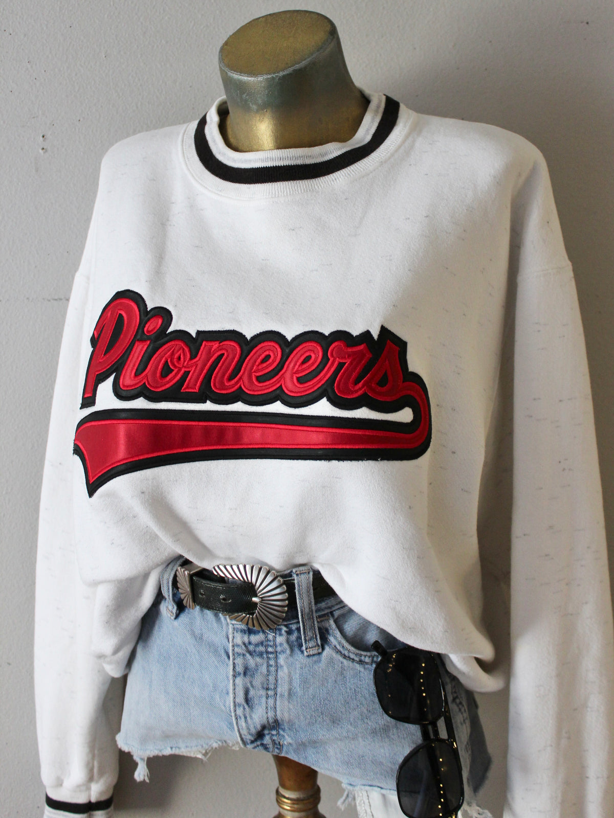 VINTAGE PIONEERS CREWNECK SWEATSHIRT