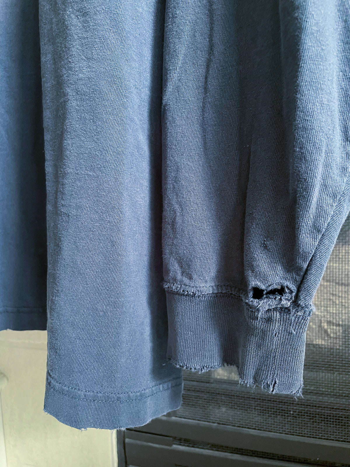 THRASHED CARHARTT LONG SLEEVE
