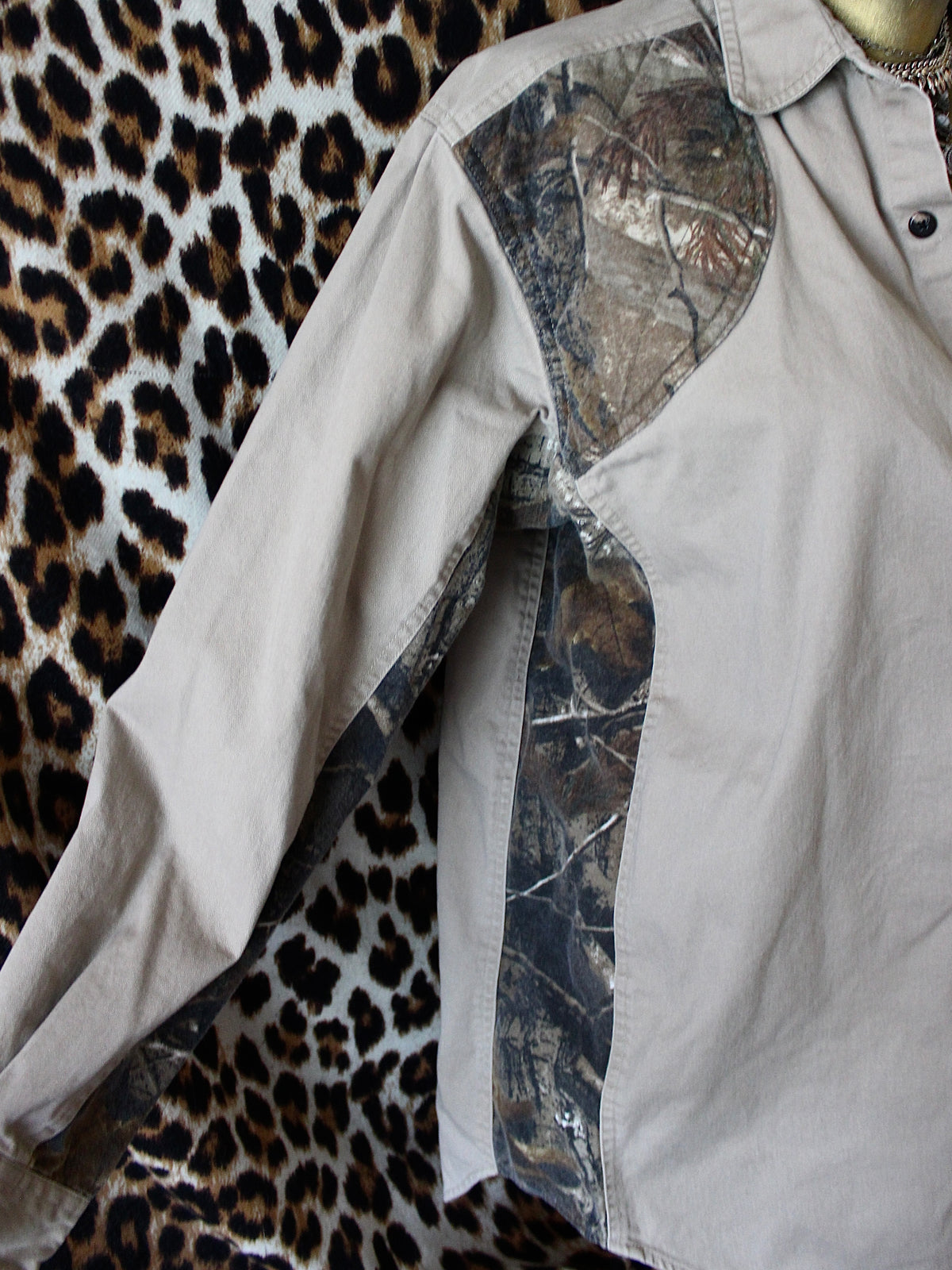 VINTAGE WRANGLER TAN + CAMO BUTTON-UP