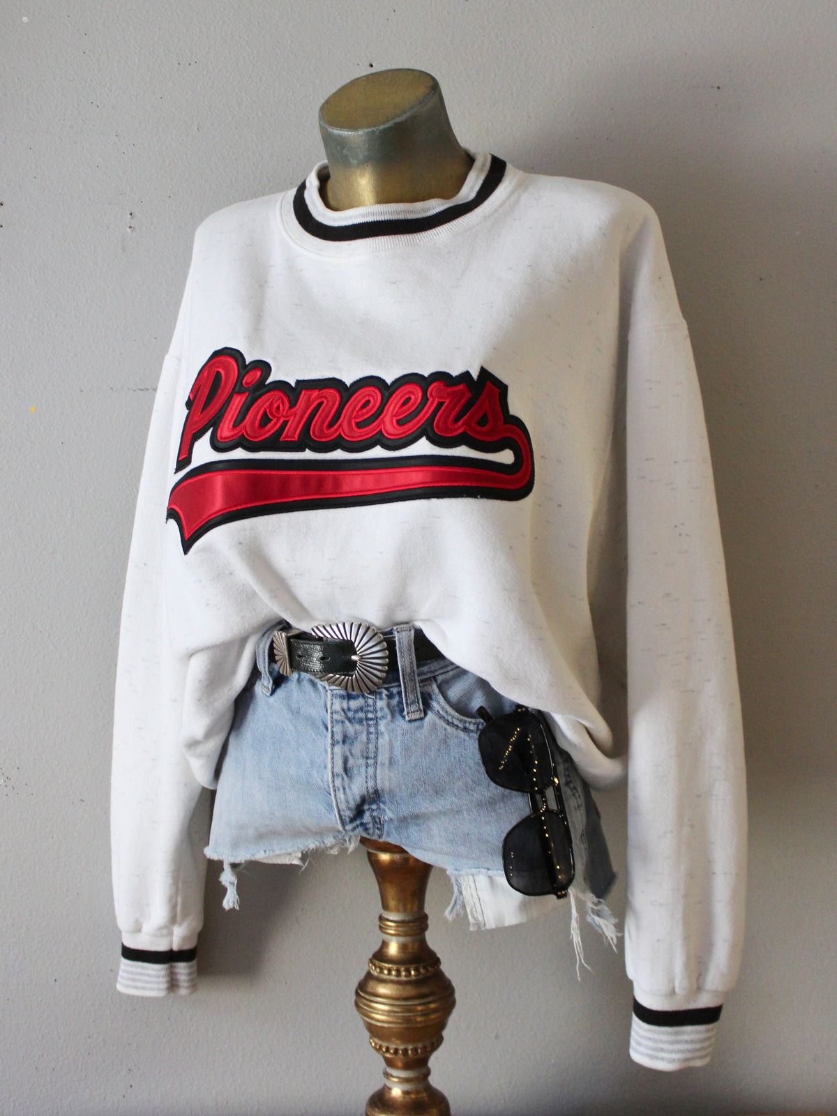 VINTAGE PIONEERS CREWNECK SWEATSHIRT
