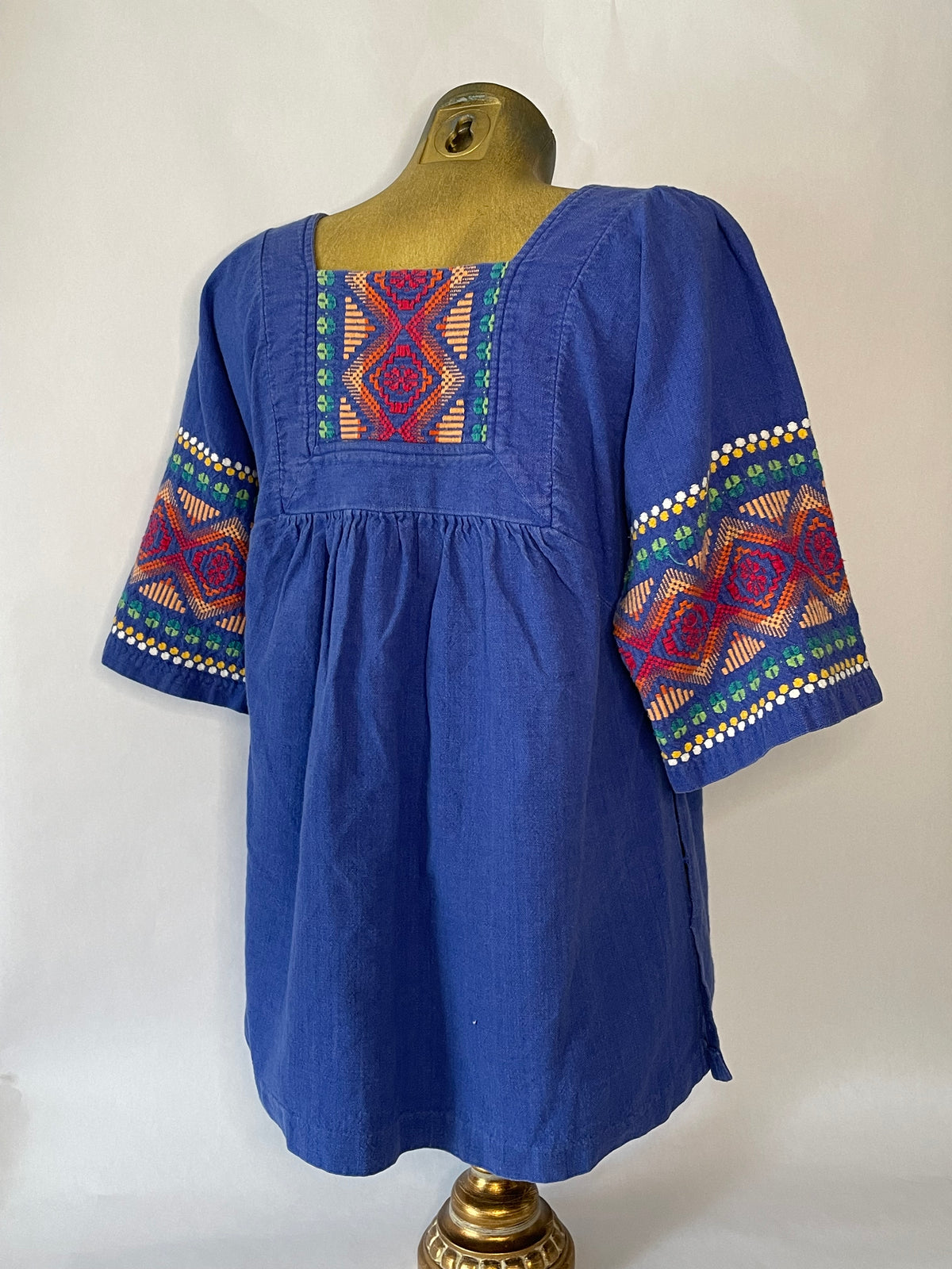 VINTAGE EMBROIDERED PEASANT TOP
