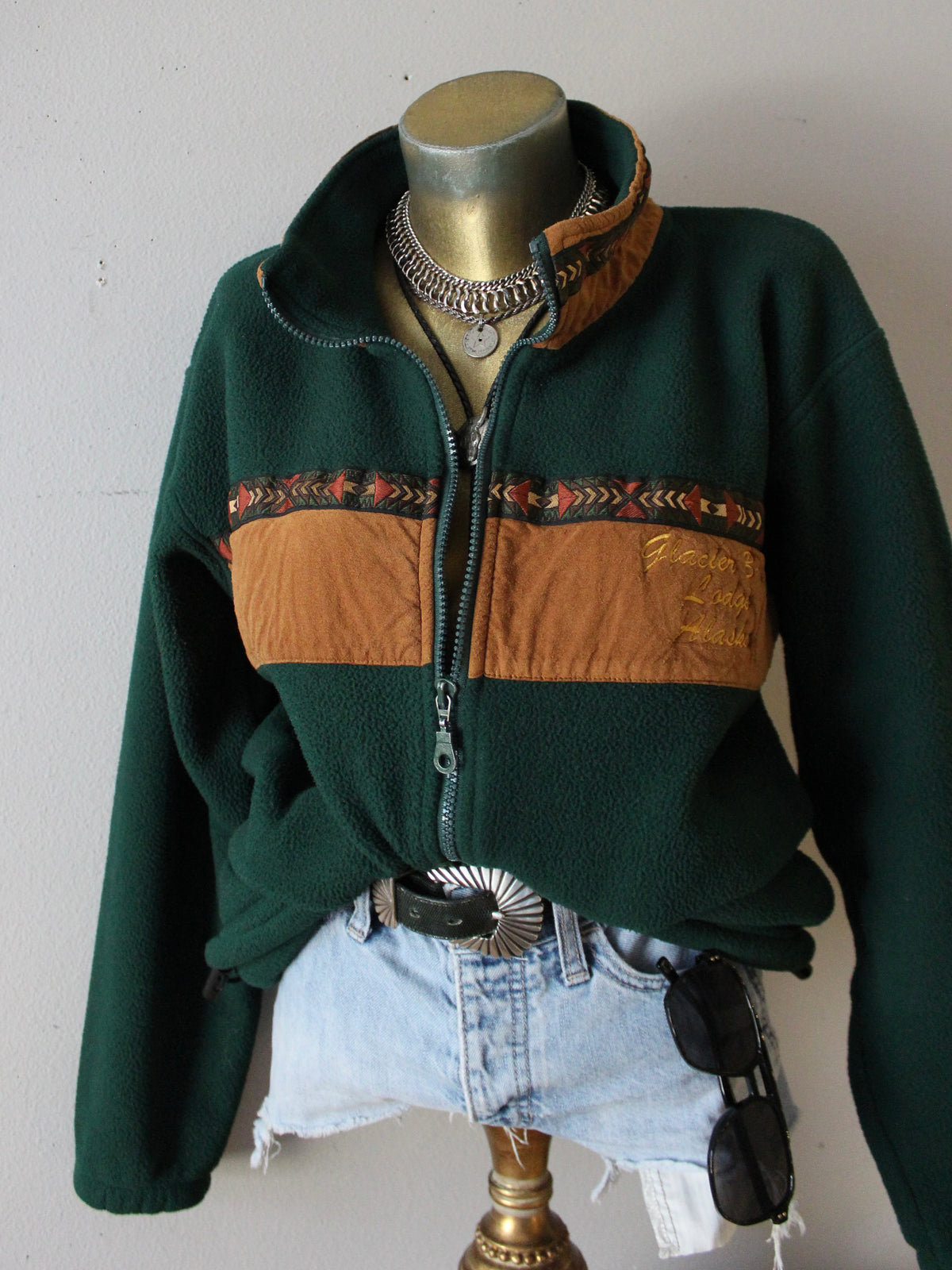 VINTAGE BLACK MOUNTAIN FLEECE ZIP UP