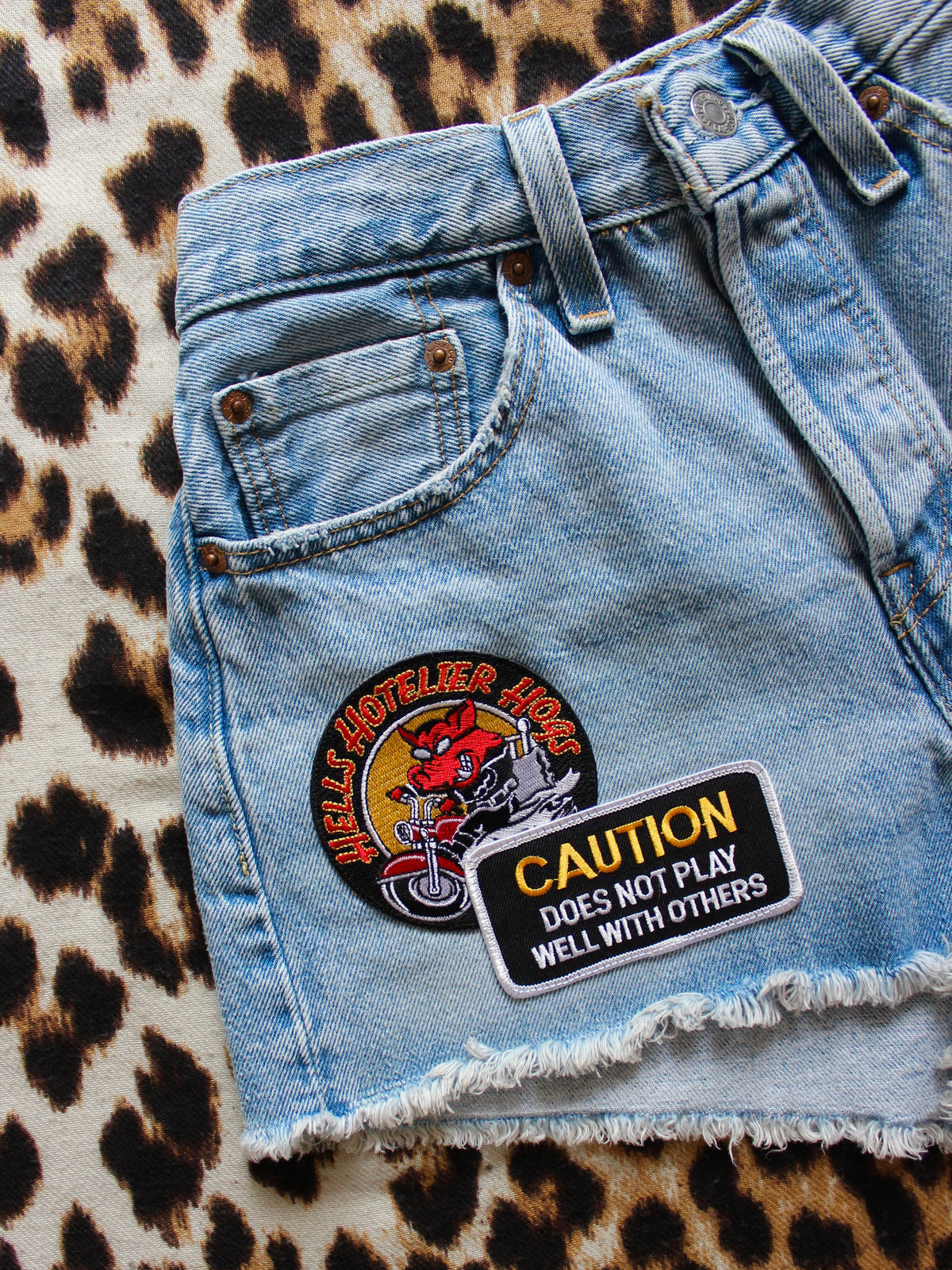 GNR + BIKER PATCH LEVI 501 SHORTS
