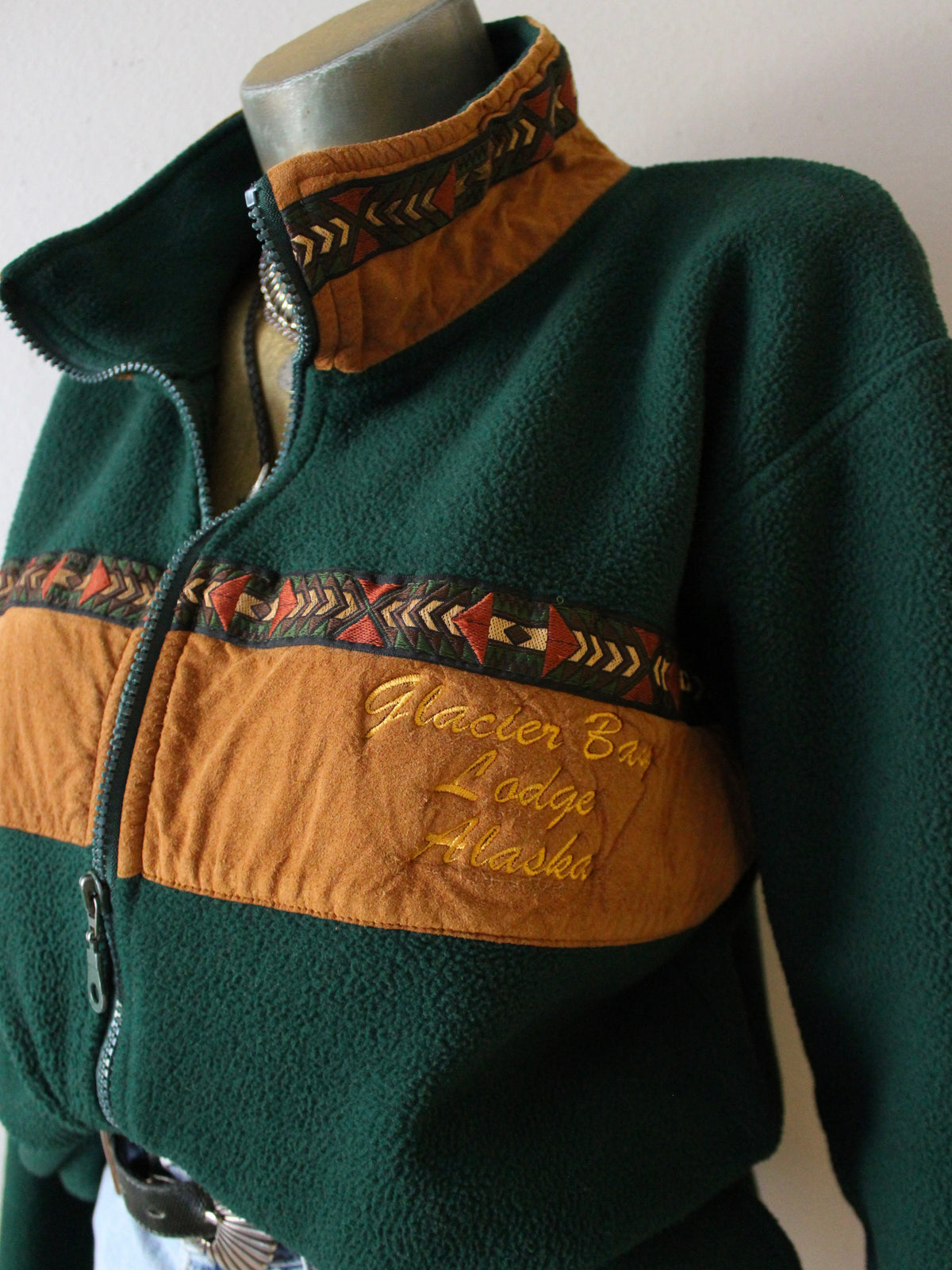 VINTAGE BLACK MOUNTAIN FLEECE ZIP UP