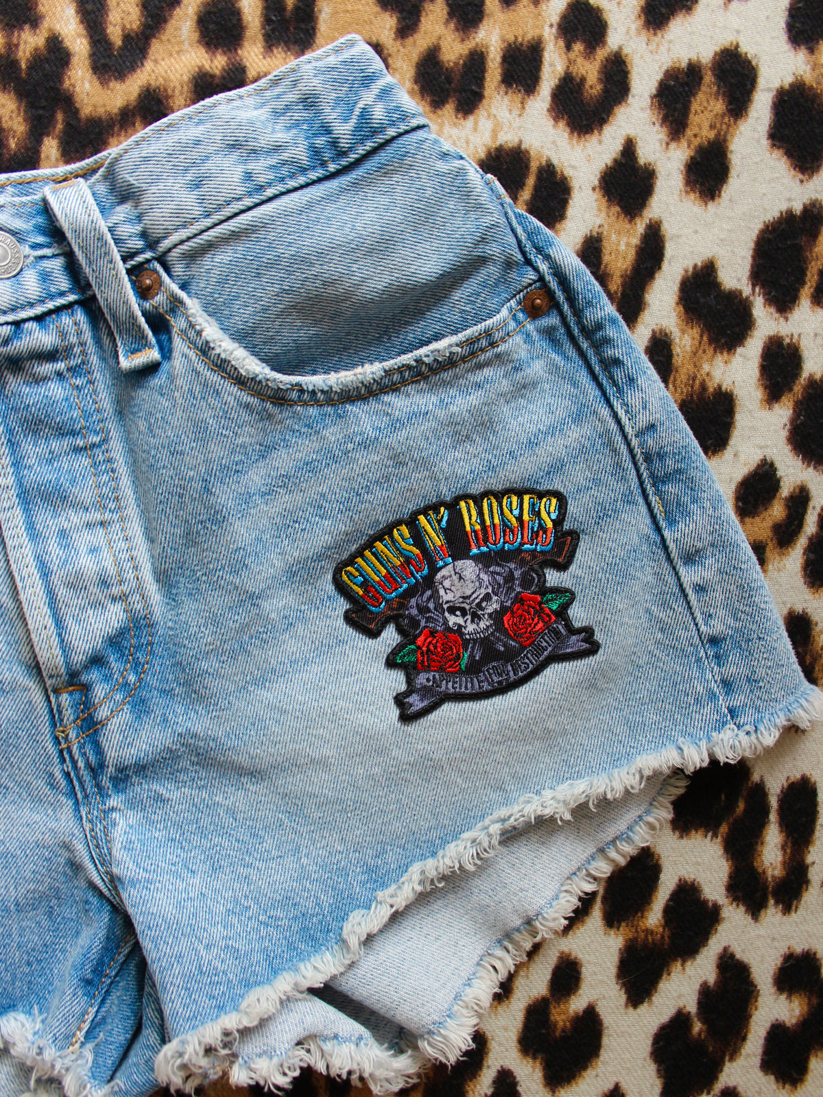GNR + BIKER PATCH LEVI 501 SHORTS