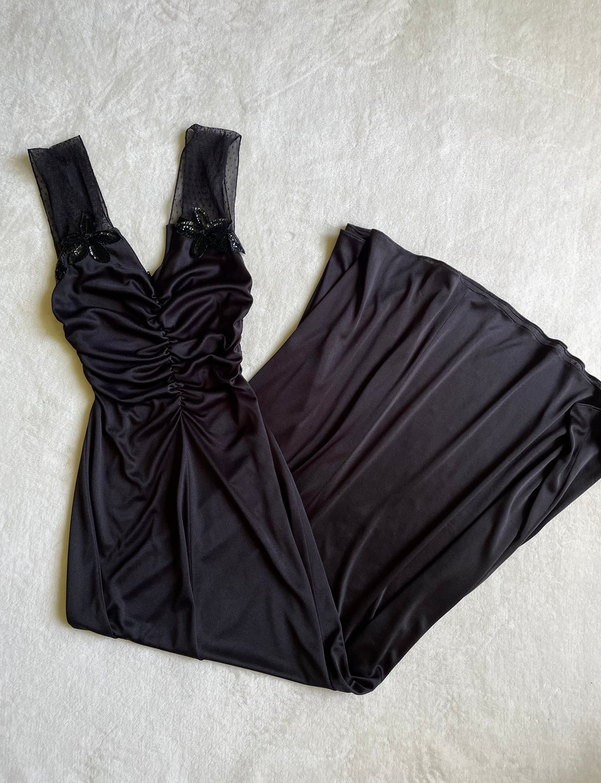 VTG 1970’S LONG COOL WOMAN IN A BLACK DRESS