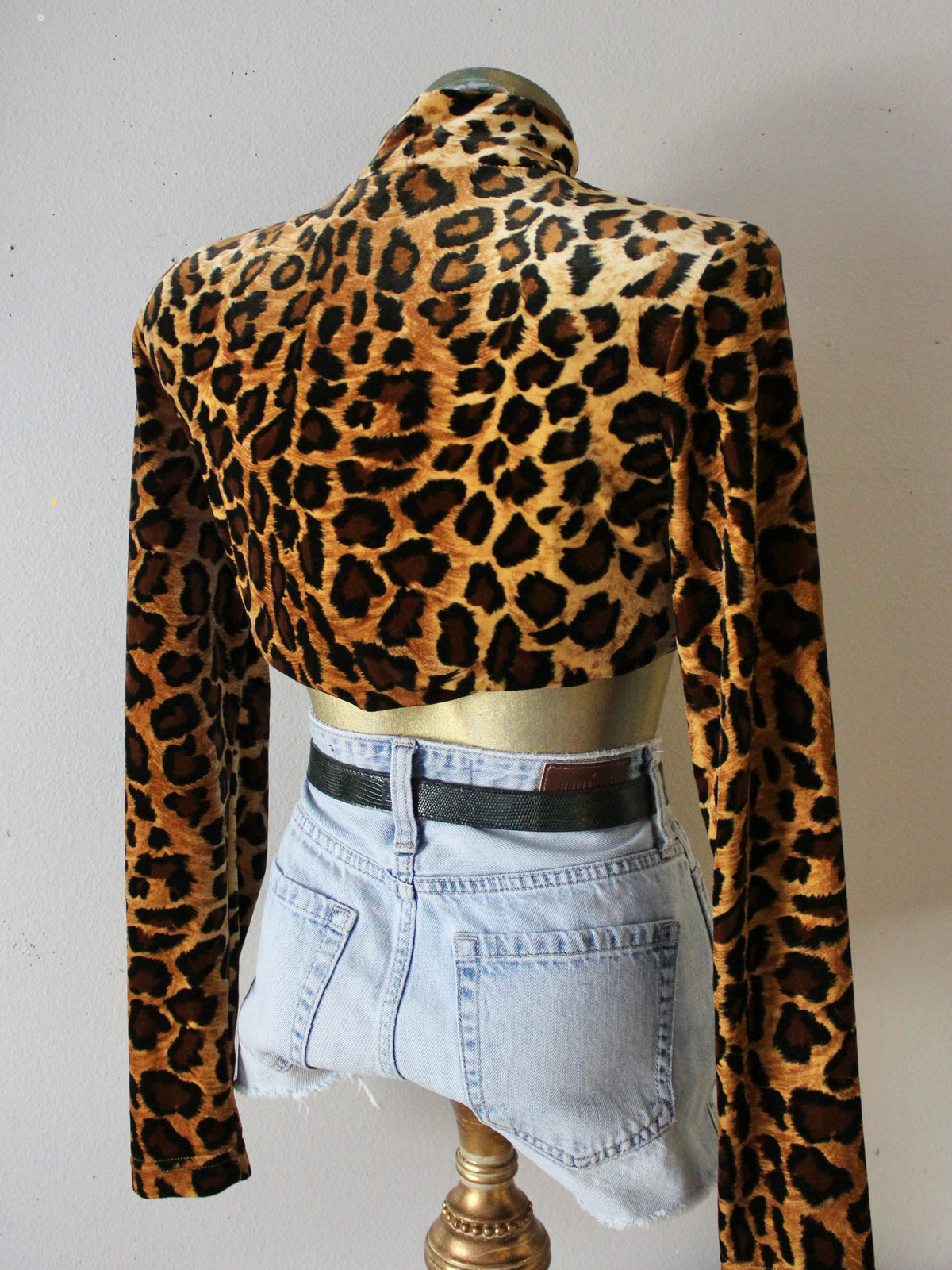 VINTAGE LEOPARD PRINT TURTLENECK