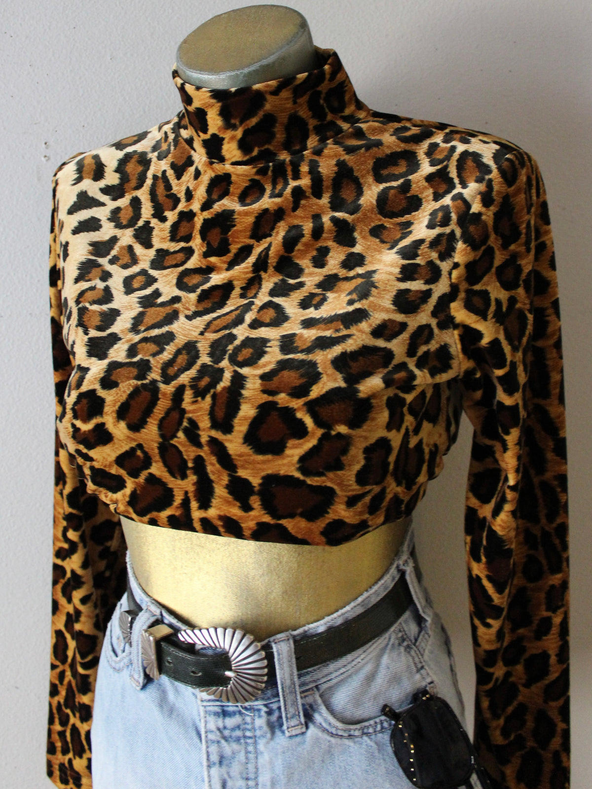 VINTAGE LEOPARD PRINT TURTLENECK