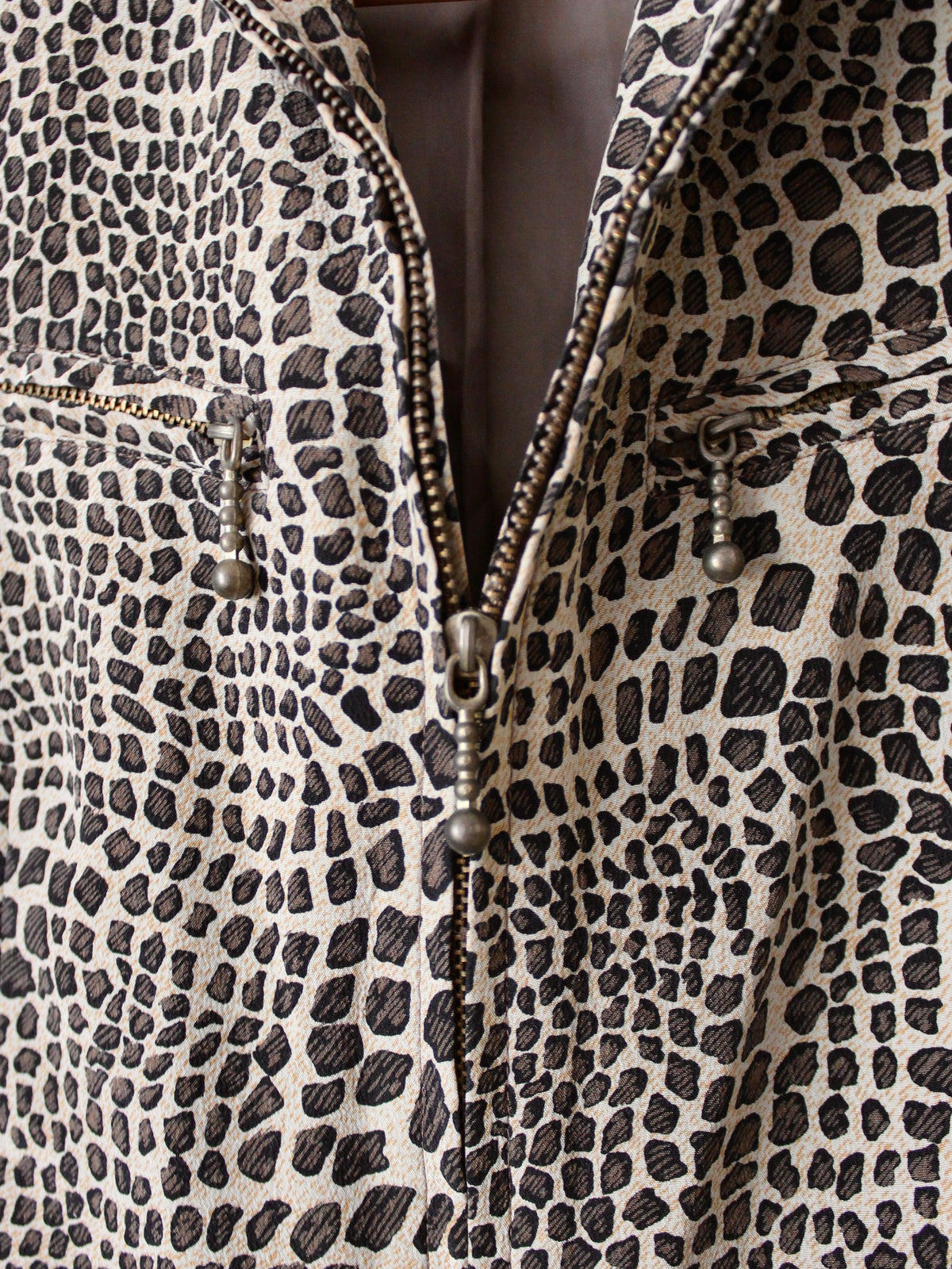 VINTAGE 100% SILK GIRAFFE PRINT JACKET
