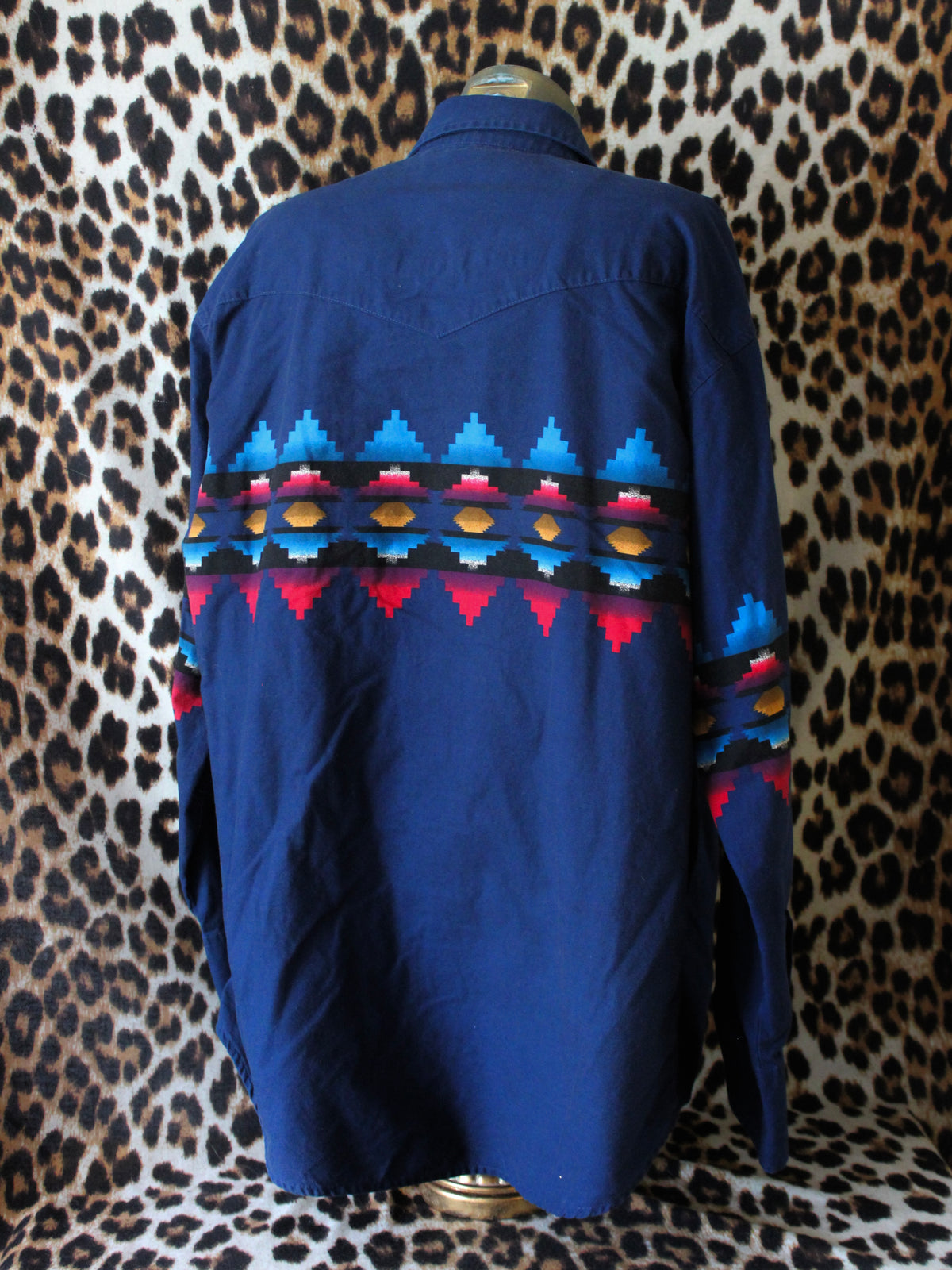 VINTAGE WRANGLER SOUTHWEST STYLE BUTTON-UP