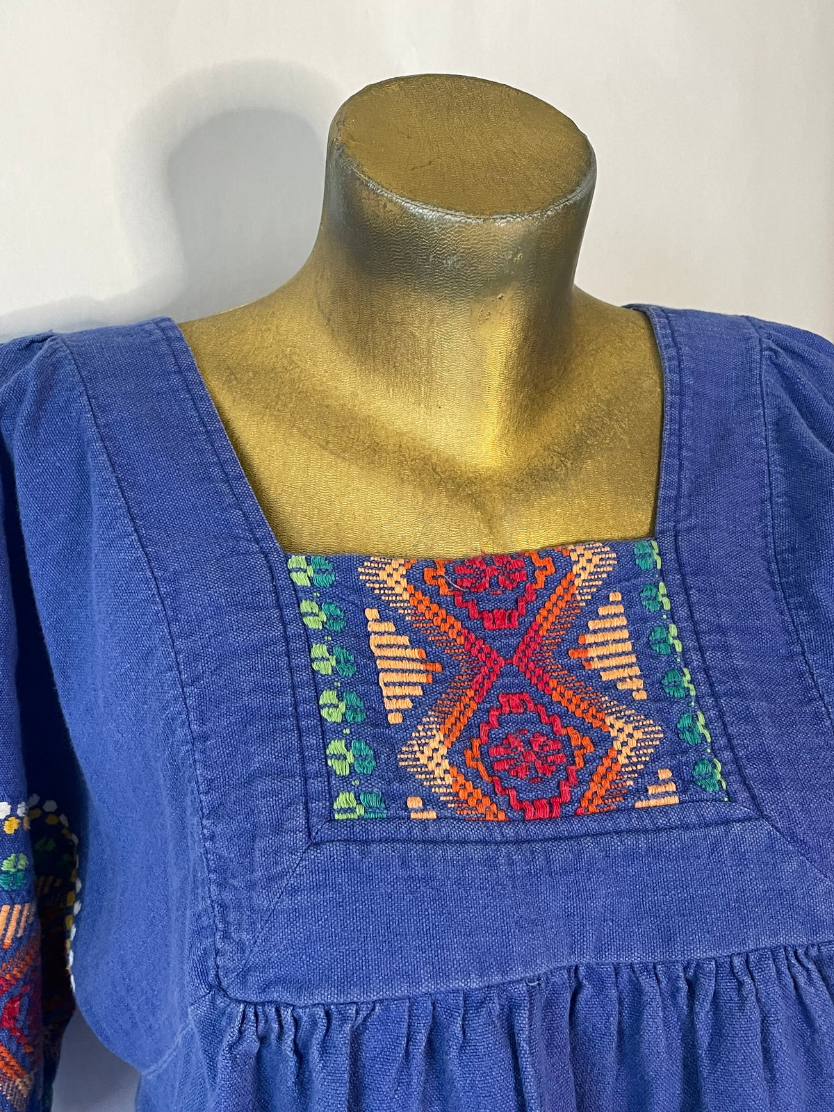 VINTAGE EMBROIDERED PEASANT TOP