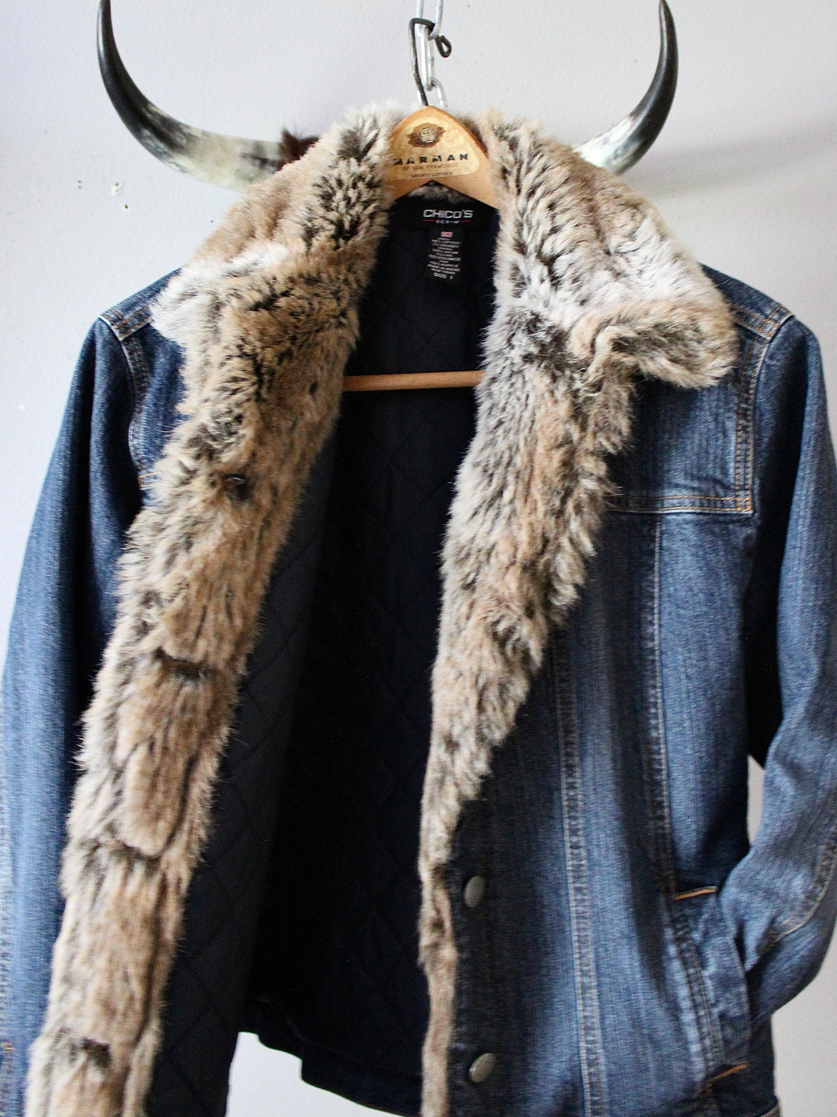VINTAGE Y2K DENIM JACKET W/ FAUX FUR COLLAR
