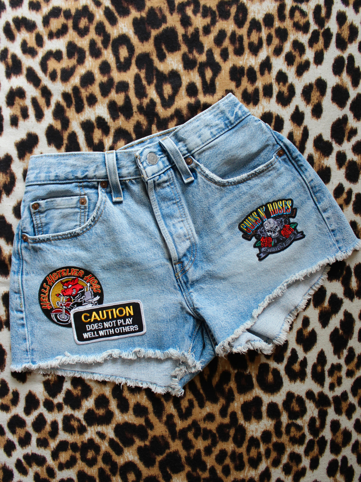 GNR + BIKER PATCH LEVI 501 SHORTS
