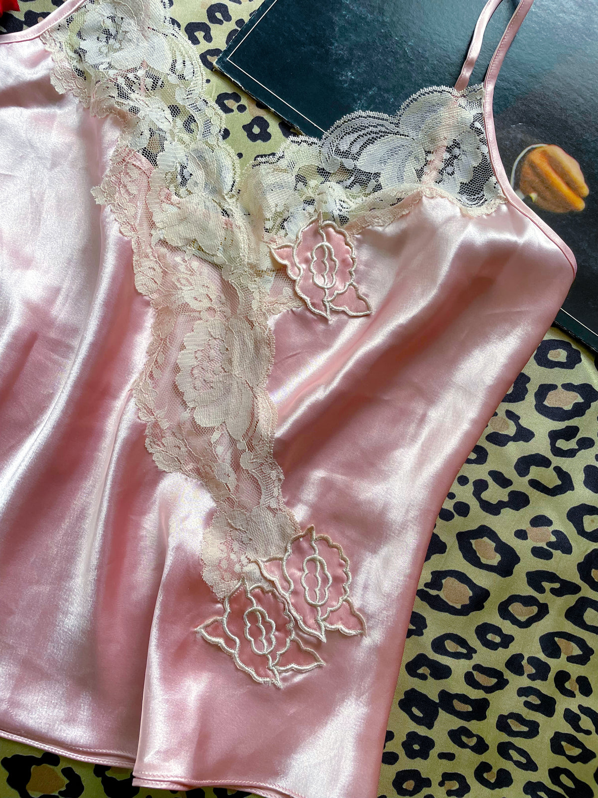VINTAGE VICTORIA’S SECRET CHAMPAGNE PINK CAMI