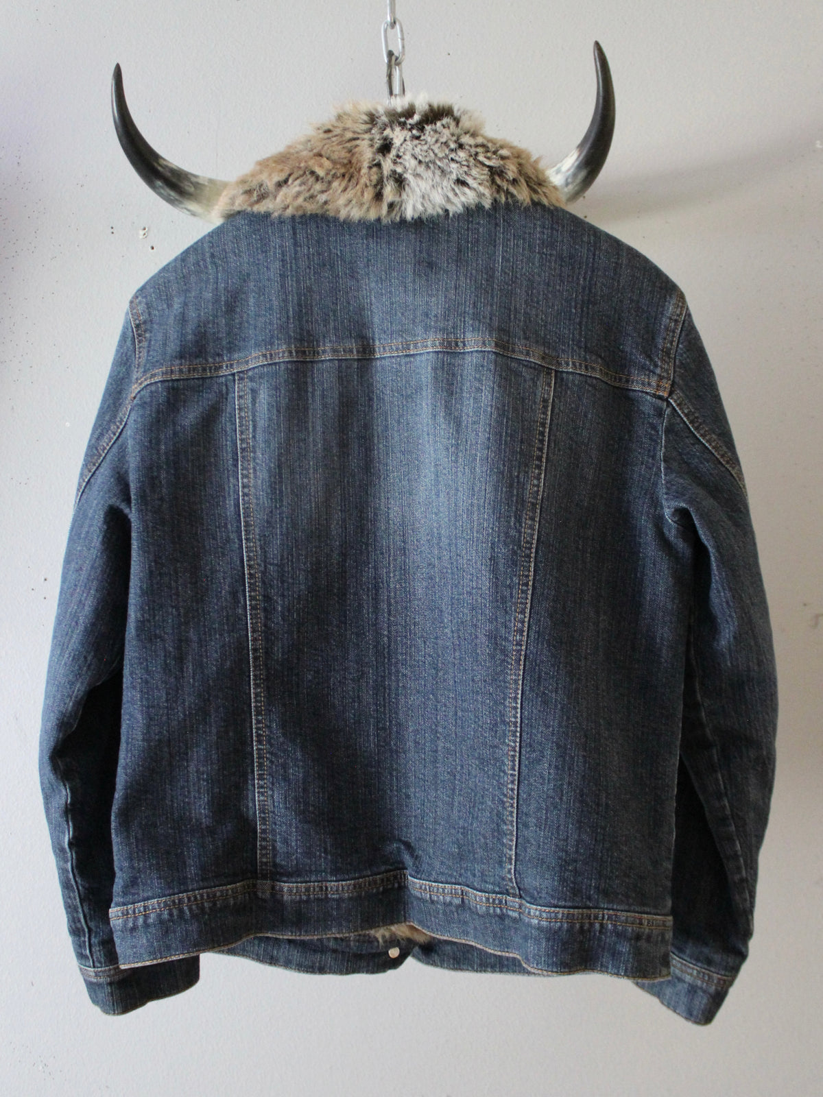 VINTAGE Y2K DENIM JACKET W/ FAUX FUR COLLAR